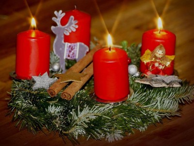 third-advent-3871418-1280_cropped.jpeg